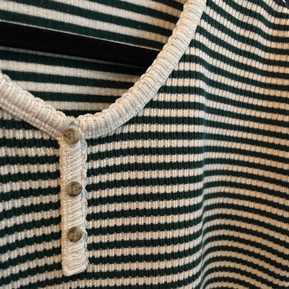 Cropped Striped Long Sleeve - Picture 3 of 5